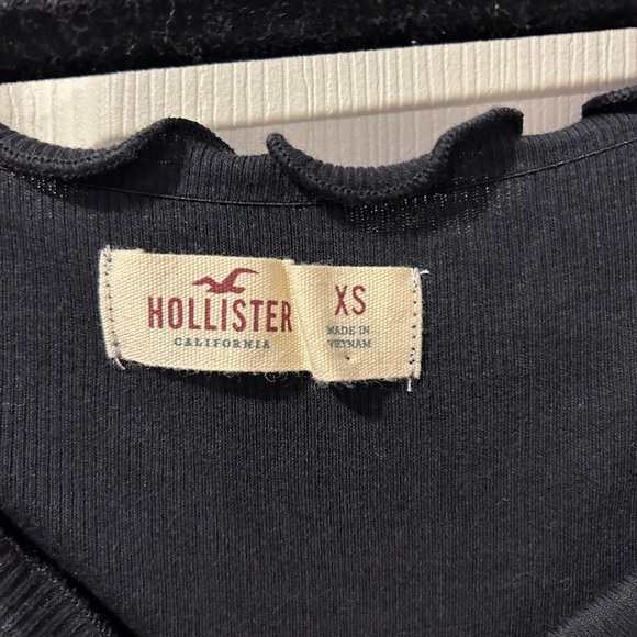 Off-the-Shoulder Cropped Top - Picture 2 of 2